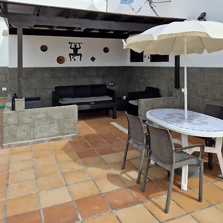 Lola Playa Blanca (Lanzarote)