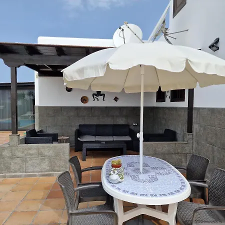 Villa Lola